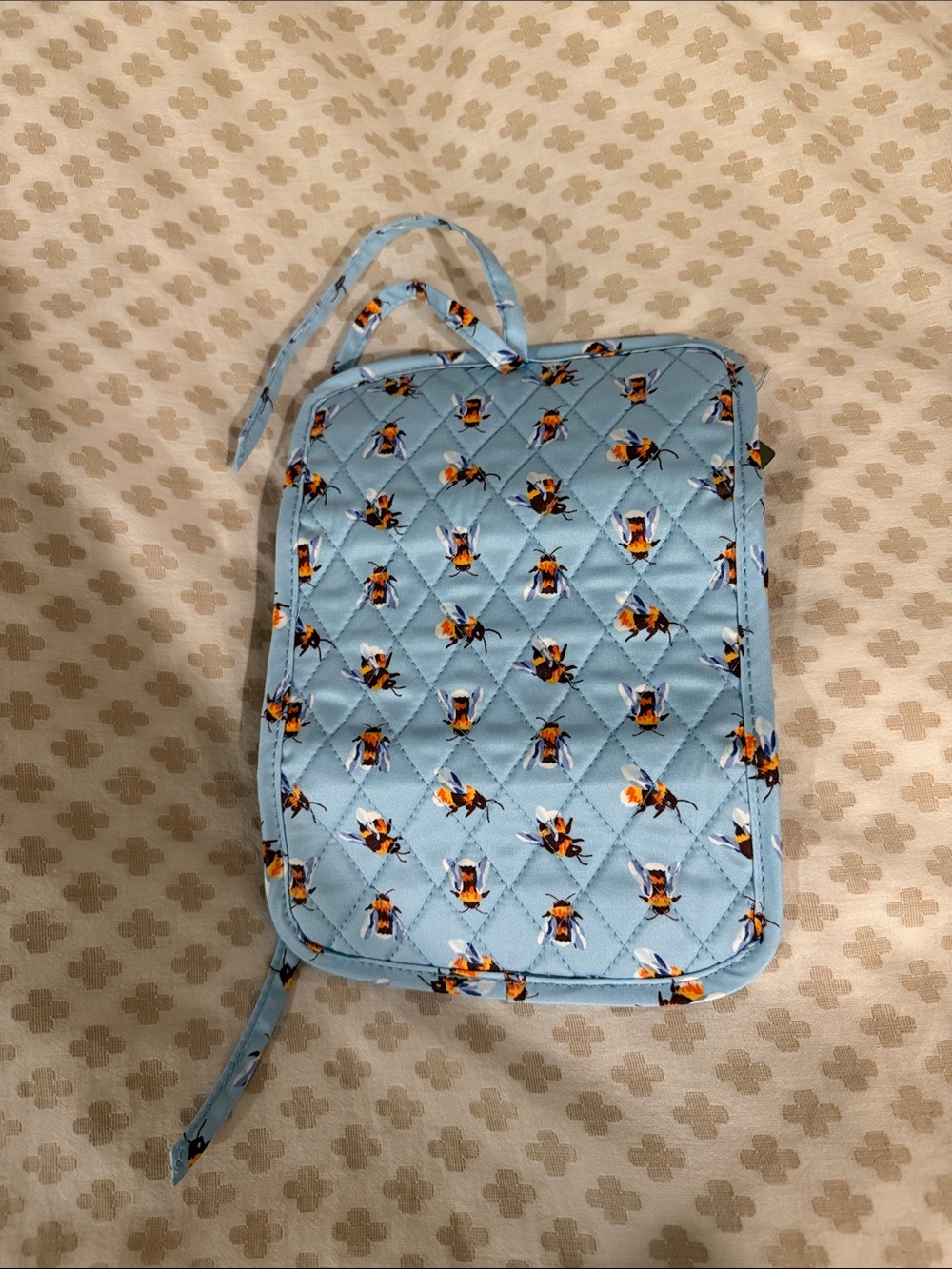Vera Bradley Light Blue Quilted jewelry roll with Bee Print